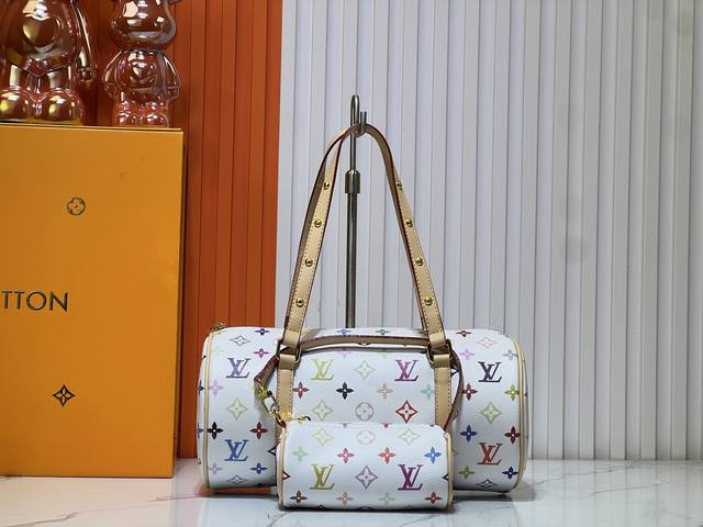 M40711 M13097 村上隆联名白三彩 独家实拍 本款 papillon 手袋取材多重工艺制成的 Monogram Denim 樱花与同款手袋的微缩版本相