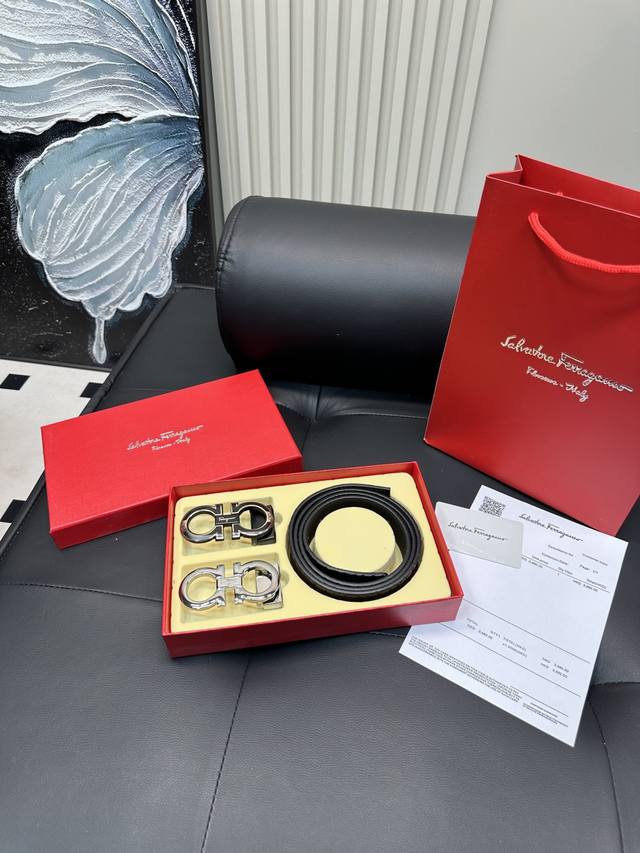 升级版 双头 菲拉格慕 ！！ 高版本 腰带 嘿哈 原单牛皮皮带～热门款 皮带里面最火的啦～质量很好 全套包装！五金绝对不褪色 皮带头和专柜一样的哦～ 配礼盒手提