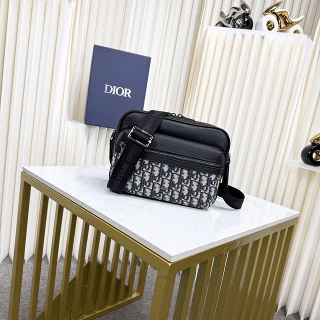 市场最高版本 原单品质 正品打版 保证进口头层牛皮，拒绝二层皮，拒绝超纤皮 Rider 2.0 拉链式信使包 米色和黑色 Oblique 印花面料搭配黑色粒面牛