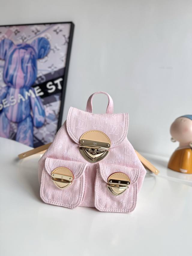 163动态芯片配专柜包装』 海外原单M13031独家实拍！本款 Venice 双肩包携经典 Monogram Denim 图案瞩目回归新季，选用素净棉布铺陈基底