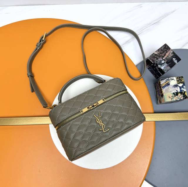 精品原厂皮 y家24新款Rose同款Mini Gaby Saint Laurent 新款Mini Gaby 手袋双拉链设计方便开合 大隔层容纳手机 小钱包以及卡