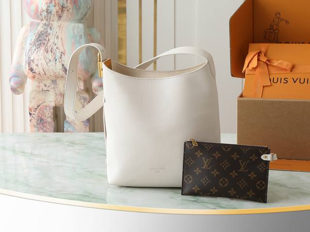 顶级原单 独家实拍 M25353米色M25352黑色 M25354棕色 14265沙色 Low Key Hobo 小号手袋 Low Key Hobo 小号手袋为