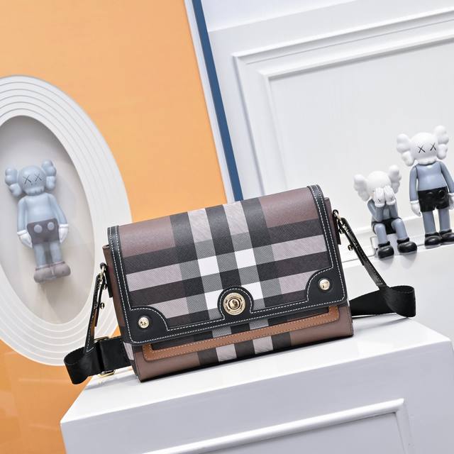 Burberry 巴宝莉单肩包 豆腐包 时尚圈必备品Get起来 新款巴宝莉从不担心销量 气质摆在那里 做好品质 香港购入打版 务必做到最好 原版五金 尺寸 25