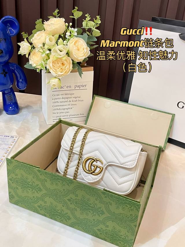 马蒙 原厂皮 最饱受关注的马尔蒙新尺寸 即将成为下一个经典.每一季都会推出全新廓形 与Gucci当前的美学理念相呼应. 原厂意大利牛皮定制特级五金立体的波浪纹绣