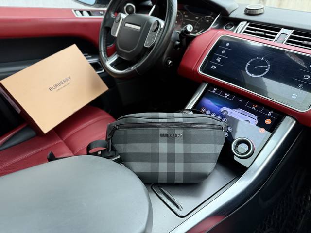 高端货新款 Burberry 巴宝莉腰包 博百利胸包斜挎包 Burberry博柏利 深色格纹环保 帆布 单肩斜挎胸包腰包 常规 男款 炭灰色 进口原厂防水布艺高