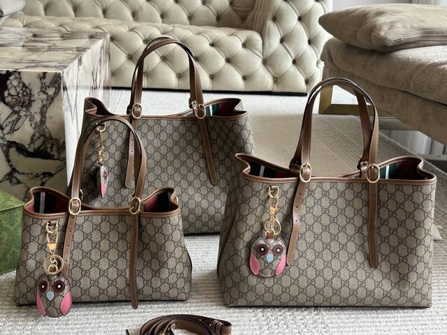 大号配折叠盒尺寸45.30 中号配折叠盒尺寸38.24 小号配折叠盒尺寸30.18 古驰Gucci Emblem系列推特包 超级时尚的大热最新Gg Emblem