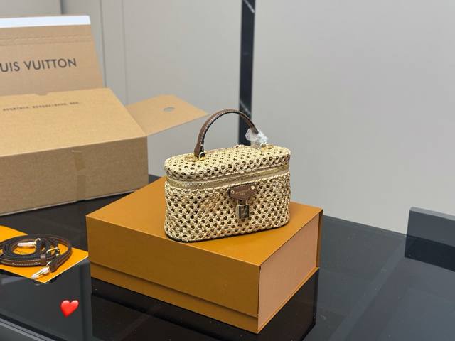 lv超好看的包 夏天的快乐 resort系列的到来 最适合夏天的包 尺寸:19.12Cm