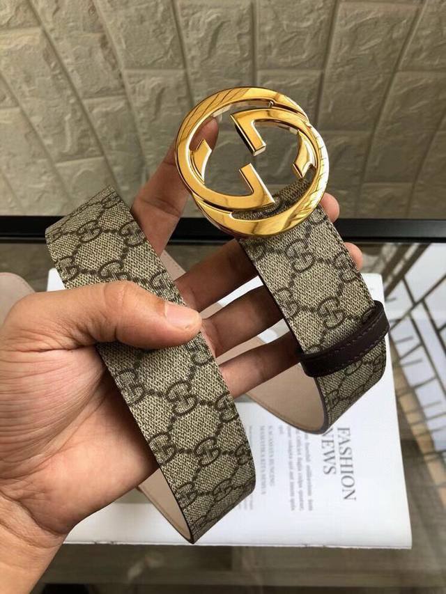 古驰材料升级，正面采用意大利 佛罗伦萨总厂油蜡皮，手感细腻，精选牛背皮，[Ok]每寸纹路一致标准，零瑕疵。欢迎拿样摆版。 宽度3.8Cm宽