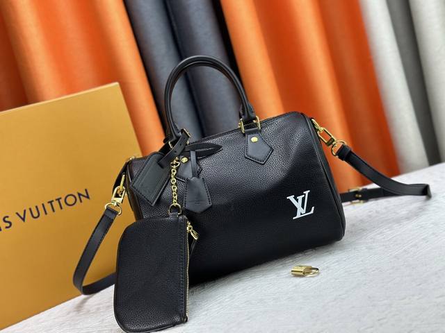 25 款号：M12672 M12673 驴家的高端系列 枕头包系列 焦糖色纯皮妥妥的低调老钱风格 高级复古又很时尚大气百搭 很贵气的静奢风 尺寸：25X 15X