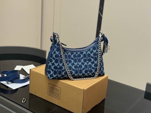 配飞机盒 蔻驰经典老花 朱丽叶来了 属于专柜款的流浪包 朱丽叶真的不输 小号 更加适合春夏 尺寸:25Cm