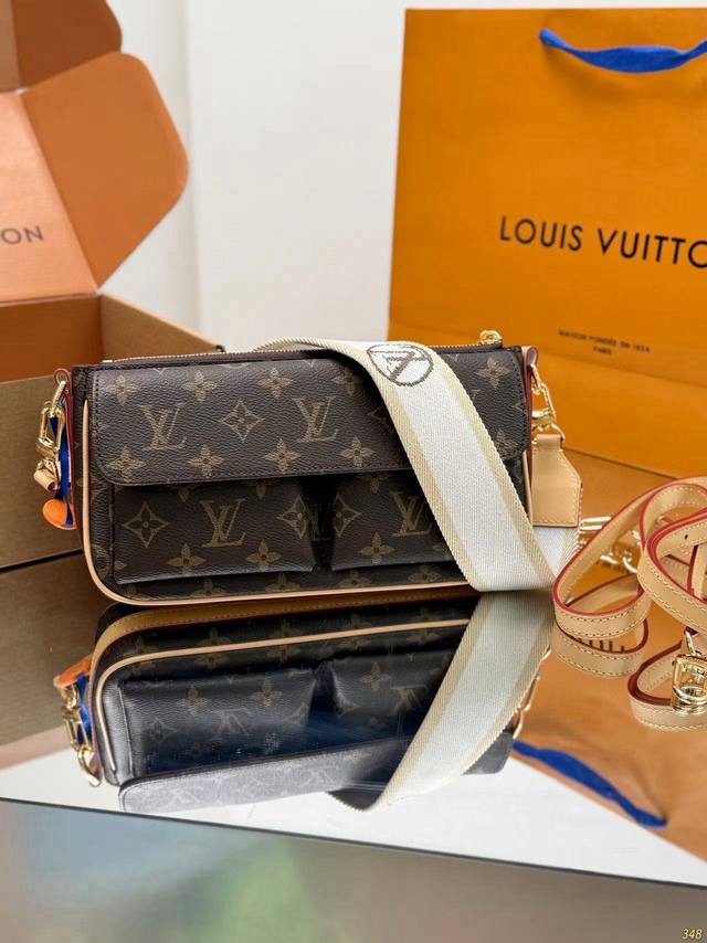 飞机盒 变色皮 变频芯片 长短两条肩带 Lv骆驼包腋下包 设计有复古的颜值 好看百搭 休闲又不失优雅 简直美翻了 尺寸：24 13