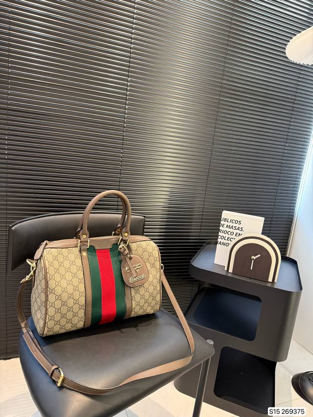 Gucci酷奇枕头包 大容量 手提斜挎皆可 通勤必备 东西多的宝宝一定要入！ 尺寸 33 22 货号269375改版