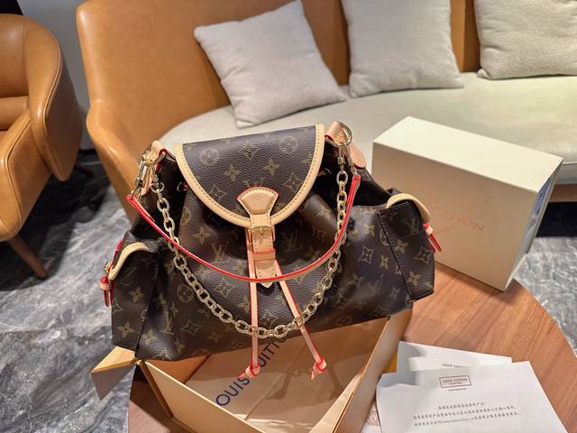 长肩带短肩带链条 折叠礼盒包装 Lv 5月新款老花手袋Odyssee 新款老花包包双重结合2.31W 自带金属链条，能手拎、单肩、斜挎 依旧是款容量很适合出门玩