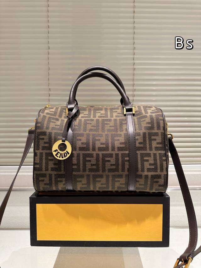 Fendi中古老花枕头包25Cm