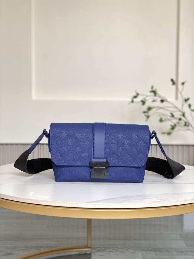 大特价 全新包不退换 11692 28 X 16 X 10 厘米 长度 X 高 X 宽 Monogram 压纹 Taurillon 牛皮革 牛皮革饰边 织物内衬