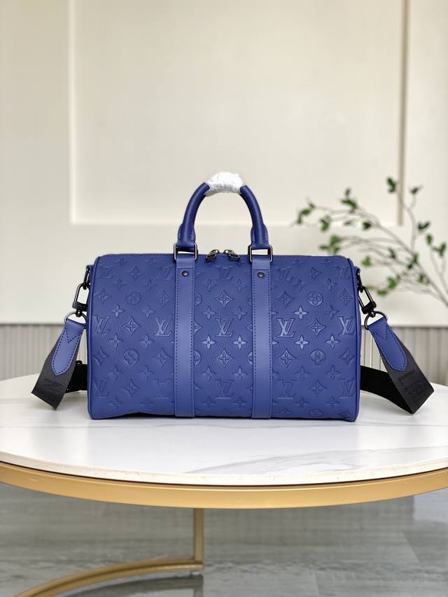 大特价 全新包不退换 11691 34 X 21 X 16 厘米 长度 X 高 X 宽 Monogram 压纹 Taurillon 牛皮革 牛皮革饰边 织物内衬