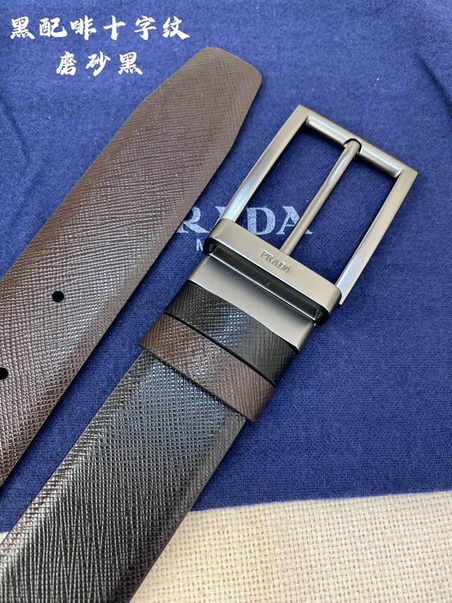 Prada 双面意大利进口头层十字纹牛皮,搭配真空电镀喷砂纯铜针扣,经典款式,专柜有售,市场顶级品质,支持验货 配送全套专柜包装,宽度 3.5Cm Prada 双面意大利进口头层十字纹牛皮,搭配真空电镀喷砂纯铜针扣,经典款式,专柜有售,市场顶级品质,支持验货 配送全套专柜包装,宽度 3.5Cm