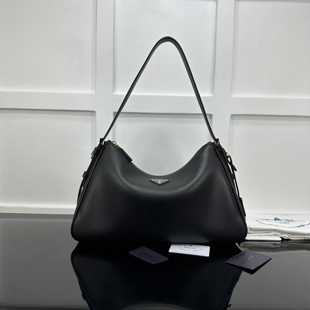 Prada 新款专柜品质,顶级原单货 原厂皮,原厂五金、实物实拍,款号:1Bc228克皮 大号 尺寸:W39Xh24Xd11.5Cm, Prada 新款专柜品质,顶级原单货 原厂皮,原厂五金、实物实拍,款号:1Bc228克皮 大号 尺寸:W39Xh24Xd11.5Cm,