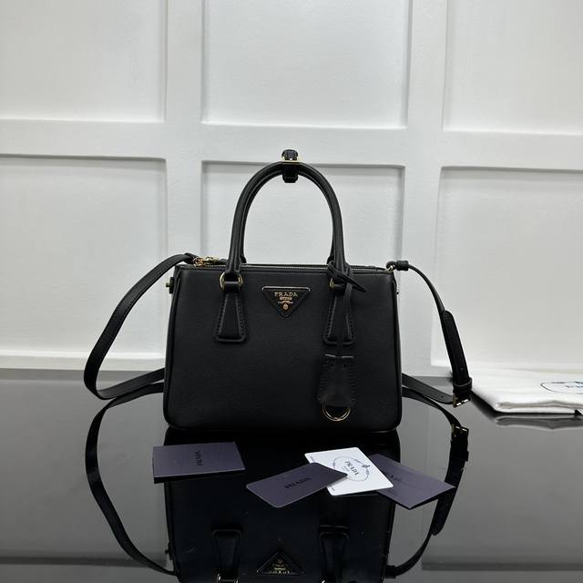 Prada 新款专柜品质,顶级原单货 原厂皮,原厂五金、杀手包小号 ,实物实拍,款号:1Ba896平纹克色 尺寸:W24.5Xh16.5Xd11Cm, Prada 新款专柜品质,顶级原单货 原厂皮,原厂五金、杀手包小号 ,实物实拍,款号:1Ba896平纹克色 尺寸:W24.5Xh16.5Xd11Cm,