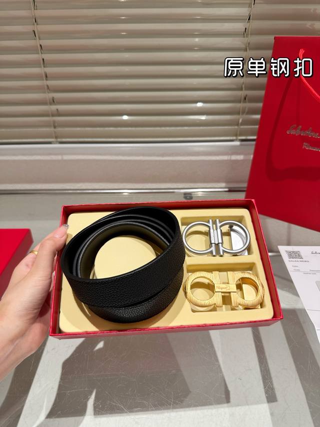 双头 钢扣 高版本！腰带 菲拉格慕牛皮皮带～热门款 男女通用皮带里面最火的版本啦～质量很好 全套包装！五金绝对不褪色 皮带头和专柜一样的哦～ 配礼盒手提袋发票