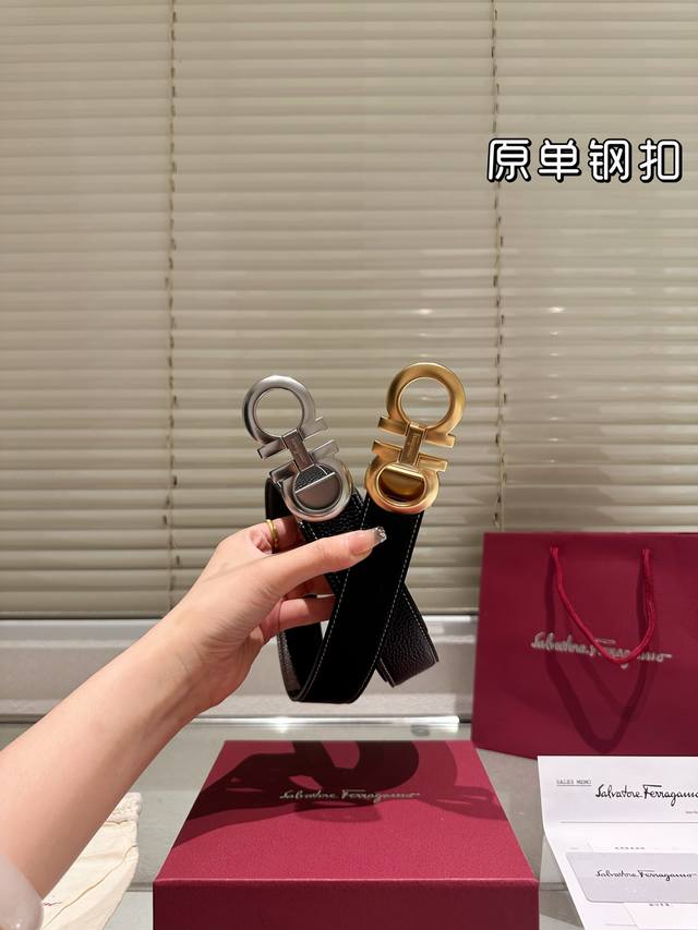 钢扣 高版本！腰带 菲拉格慕牛皮皮带～热门款 男女通用皮带里面最火的版本啦～质量很好 全套包装！五金绝对不褪色 皮带头和专柜一样的哦～ 配礼盒手提袋发票