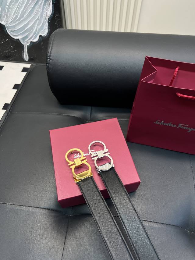 升级版 菲拉格慕！ ！高版本！！全钢带头 腰带 嘿哈 原单牛皮皮带～热门款 皮带里面最火的啦～质量很好 全套包装！五金绝对不褪色 皮带头和专柜一样的哦～ 配礼盒