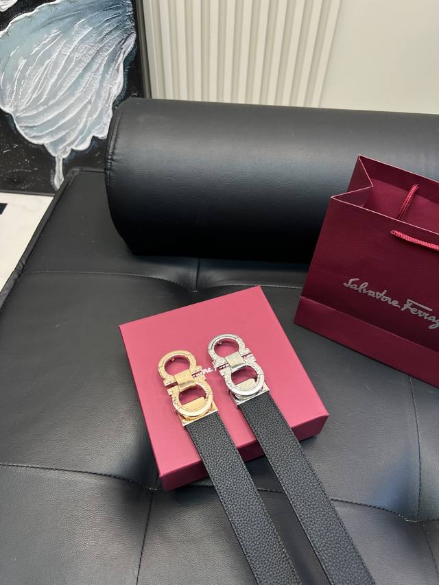 升级版 菲拉格慕！ ！高版本 腰带 嘿哈 原单牛皮皮带～热门款 皮带里面最火的啦～质量很好 全套包装！五金绝对不褪色 皮带头和专柜一样的哦～ 配礼盒手提袋发票