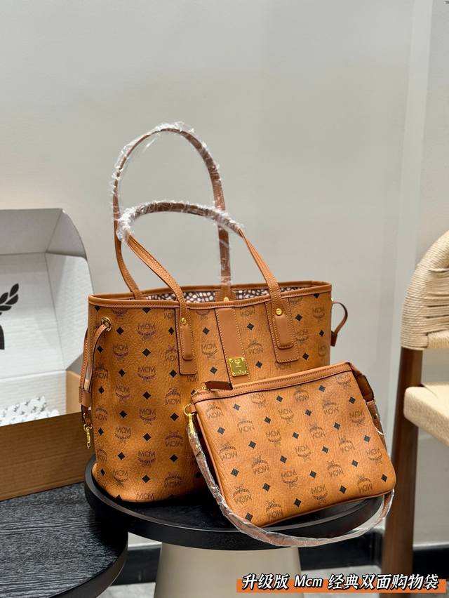 升级版 Mcm新品双面购物袋拥有随和的款式,定制版五金配件,经典购物袋 买1得2 可以手提肩背斜挎 特别实用 大家都在追捧的一个款式内里小包可拆卸 特别实用 兼 升级版 Mcm新品双面购物袋拥有随和的款式,定制版五金配件,经典购物袋 买1得2 可以手提肩背斜挎 特别实用 大家都在追捧的一个款式内里小包可拆卸 特别实用 兼