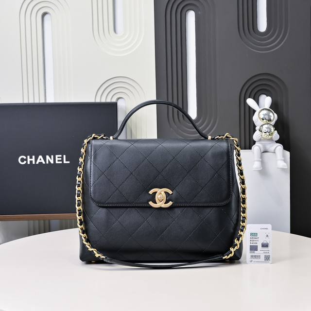 中号 25S黑金公文口盖包太帅了吧！ 手提着满满的复古学院风~单肩、斜挎又有不一样的气场，很适合职场姐妹~高质量高难！高级手工坊公文包高级手工坊高级来袭这一季的