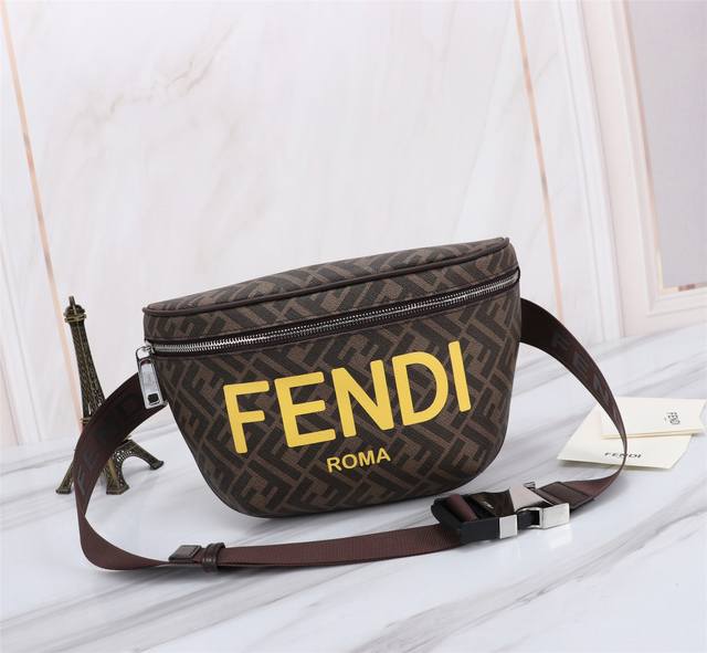 品牌: Fendi 芬迪 款式: Pvc棕丝印胸包 货号: 268568 颜色:棕灰色 尺寸: 上宽37 下宽18*20*7Cm 材质: 双字母Pvc+头层进口 品牌: Fendi 芬迪 款式: Pvc棕丝印胸包 货号: 268568 颜色:棕灰色 尺寸: 上宽37 下宽18*20*7Cm 材质: 双字母Pvc+头层进口