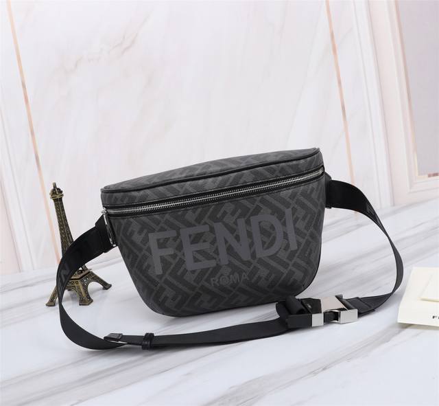 品牌: Fendi 芬迪 款式: Pvc灰丝印胸包 货号: 268568 颜色:棕灰色 尺寸: 上宽37 下宽18*20*7Cm 材质: 双字母Pvc+头层进口 品牌: Fendi 芬迪 款式: Pvc灰丝印胸包 货号: 268568 颜色:棕灰色 尺寸: 上宽37 下宽18*20*7Cm 材质: 双字母Pvc+头层进口