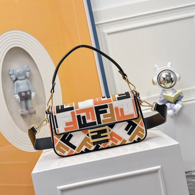 型号0053Fendi 火爆经典Baguette ,原材料采用帆布高级工艺打造,整只包双Ff立体刺绣质感无敌,配有可拆卸和Baguette字样肩带,宽肩带设计和 型号0053Fendi 火爆经典Baguette ,原材料采用帆布高级工艺打造,整只包双Ff立体刺绣质感无敌,配有可拆卸和Baguette字样肩带,宽肩带设计和