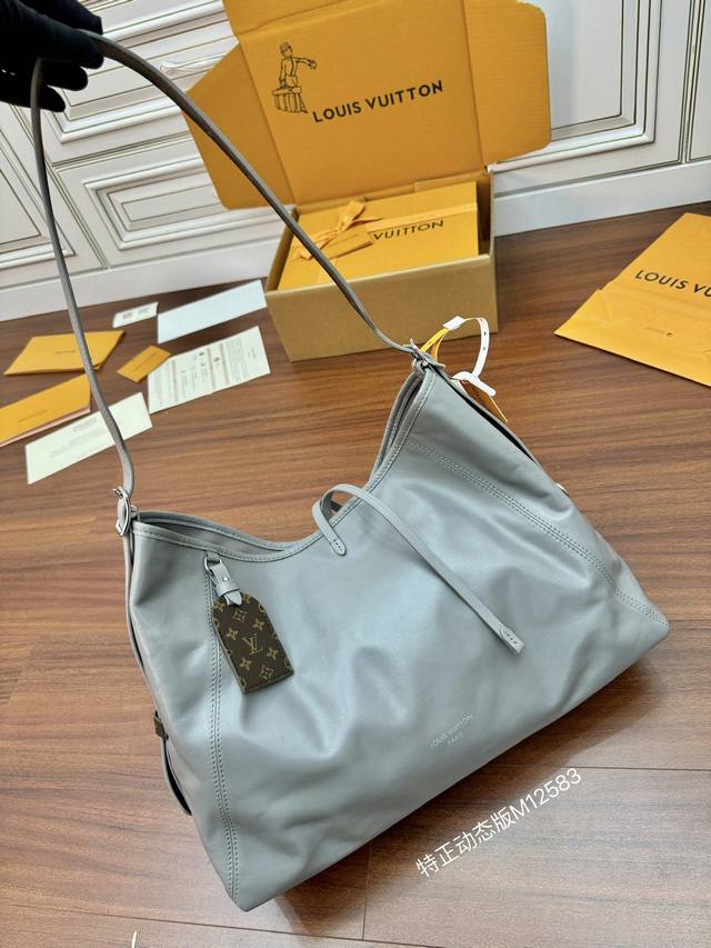 出厂价P M12583特正版 动态码 品质提升．专柜同步，动态电子芯片、礼品袋、保护纸，铜版电子标签、合格证 皮料是正品代工厂P意大利A级皮料 特级正品 :所谓