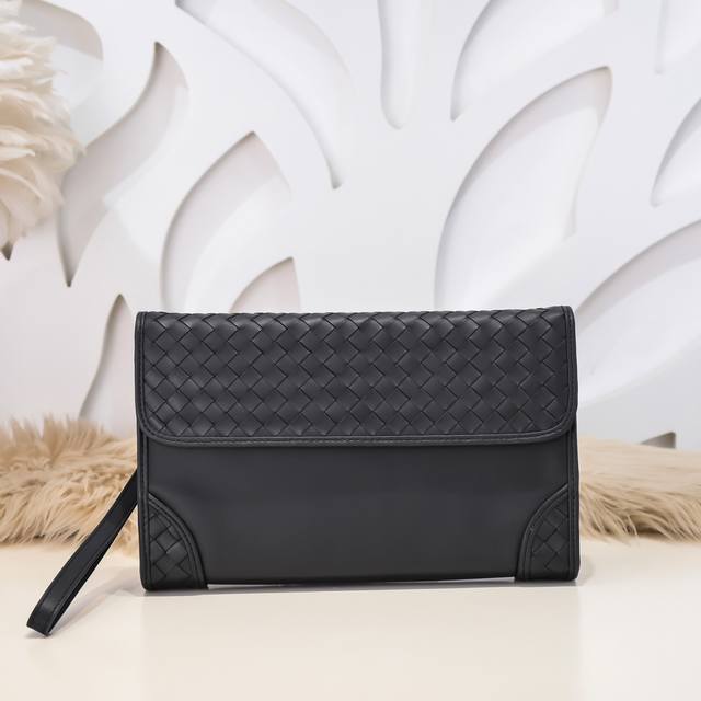 Bv-最新款男士手拿包原单品质 官网同步 采用顶级打腊胎牛皮 手感超赞 专柜原装五金 独特的设计风格 完美至极 细节做工精致 大气中有内涵 高端上档次 高品质尺 Bv-最新款男士手拿包原单品质 官网同步 采用顶级打腊胎牛皮 手感超赞 专柜原装五金 独特的设计风格 完美至极 细节做工精致 大气中有内涵 高端上档次 高品质尺