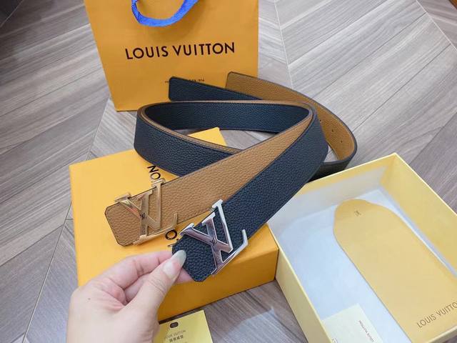 路易威登Louis Vuitton 法国 专柜品质 官网同步 宽度3.8Cm 精美钢扣头 原版意大利双面进口小牛皮原版花纹 双面可用 黑色 焦糖 双色 手感极佳