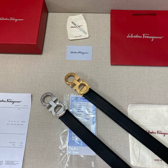 品牌：菲拉格慕Ferragamo 等级：原版品质.头层牛皮 专柜售经典爆款开模。油边精致 电脑车线 手感柔软.实物拍摄无修饰 上身效果超好、长度可裁剪.配专柜全