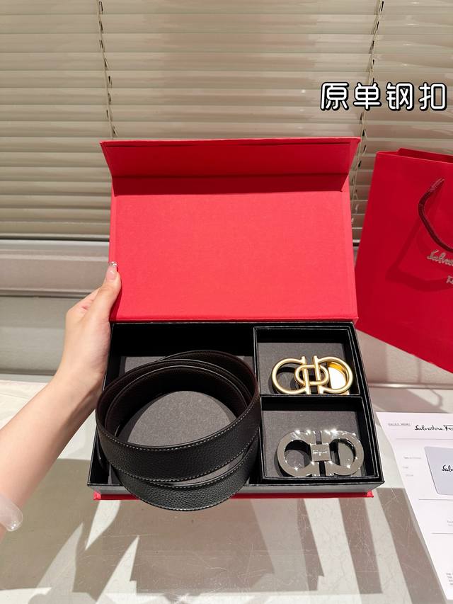 双头 钢扣 高版本！腰带 菲拉格慕牛皮皮带～热门款 男女通用皮带里面最火的版本啦～质量很好 全套包装！五金绝对不褪色 皮带头和专柜一样的哦～ 配礼盒手提袋发票