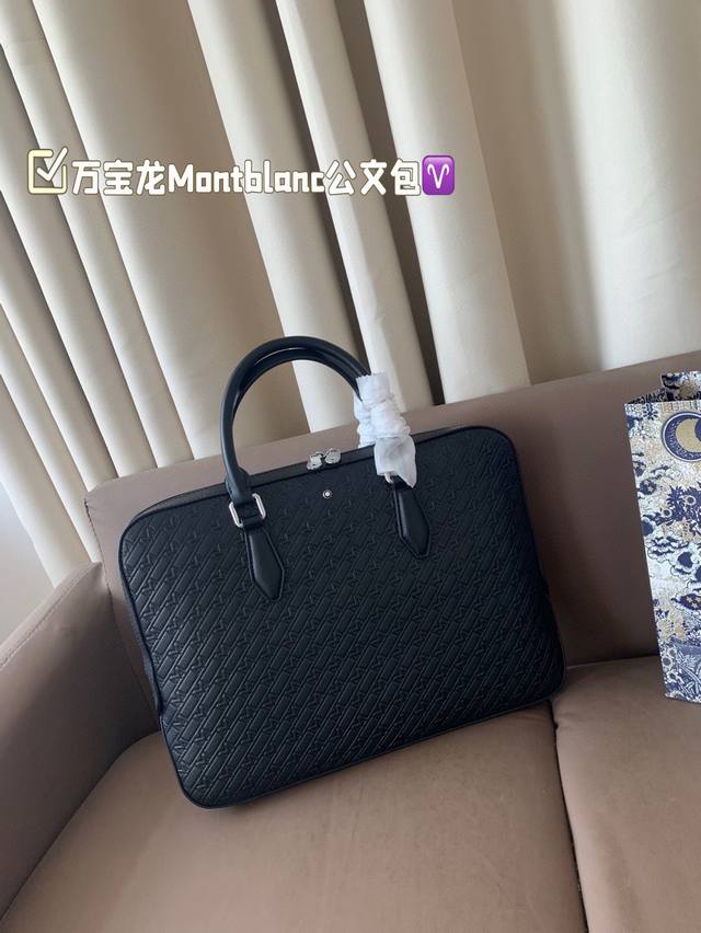 万宝龙Montblanc 经典公文包 适合上班族 出差必备 商务风 超高性价比男包 尺寸 38*28 万宝龙Montblanc 经典公文包 适合上班族 出差必备 商务风 超高性价比男包 尺寸 38*28