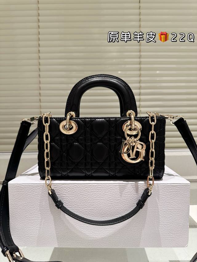 羊皮原单 Diorlady-Life限量款包包 新款Lady-Life包治百病不是假的含它实在是太美了，实物比照片好看，迪奥戴妃Yyds， 尺寸小号22 13C