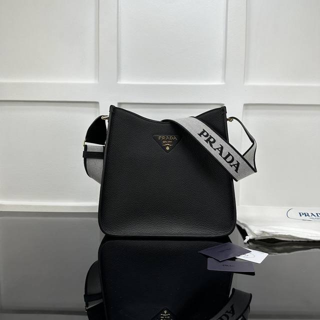 Prada 新款专柜品质,顶级原单货 原厂皮,原厂五金、,实物实拍,款号:1Bc073克皮大号Tote包 金色五金 尺寸:W30Xh28Xd12Cm, Prada 新款专柜品质,顶级原单货 原厂皮,原厂五金、,实物实拍,款号:1Bc073克皮大号Tote包 金色五金 尺寸:W30Xh28Xd12Cm,