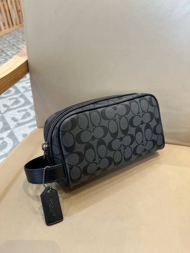 Coach 蔻驰奥莱 老花2515 平纹2522 经典标志老花小号旅行用品包 化妆包 收纳包,人造革配牛皮革,内置多功能袋,拉链封口,织布衬里,垂直长度4.5C Coach 蔻驰奥莱 老花2515 平纹2522 经典标志老花小号旅行用品包 化妆包 收纳包,人造革配牛皮革,内置多功能袋,拉链封口,织布衬里,垂直长度4.5C