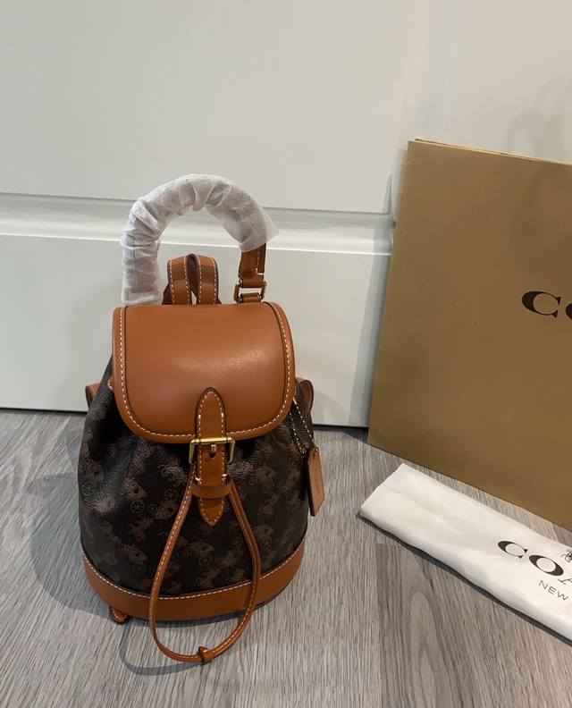 Coach 蔻驰新款 新品Cam31,Cam32书包到货了,女包新款Harper双肩包牛仔手提包斜挎单肩包。尺寸18×13×20, Coach 蔻驰新款 新品Cam31,Cam32书包到货了,女包新款Harper双肩包牛仔手提包斜挎单肩包。尺寸18×13×20,