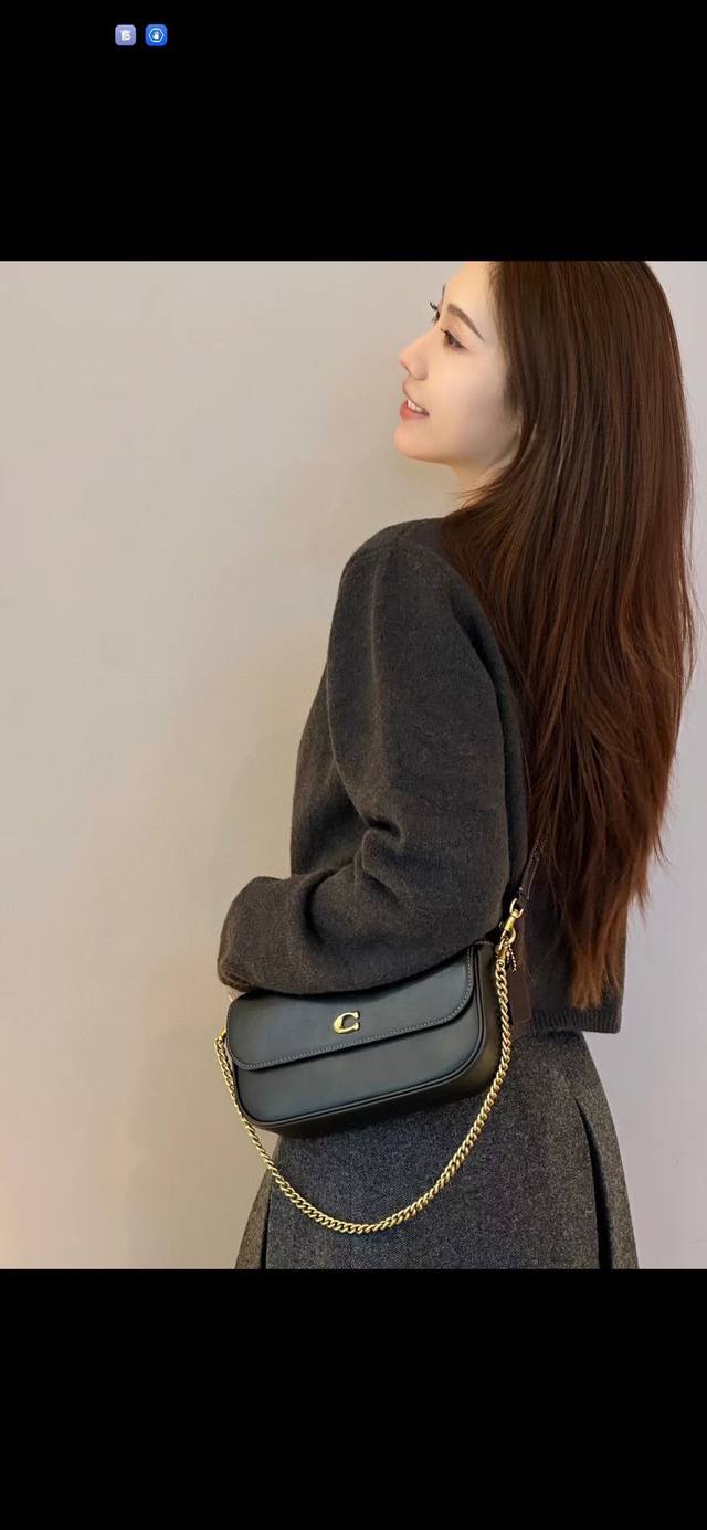 Coach 2月新款,Can90 Can91 Can92 Brook Chain Bag轻巧又耐看的法棍包 属于实用小包包翻盖设计,私密性强包内还有一个大拉链层 Coach 2月新款,Can90 Can91 Can92 Brook Chain Bag轻巧又耐看的法棍包 属于实用小包包翻盖设计,私密性强包内还有一个大拉链层