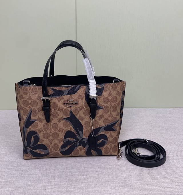 蔻驰12月新品 Cz767 印花系上新皮肤啦 黑色搭配白色蝴蝶结,黑白搭配,经典耐康Mollie,托特, Teri,水桶,Klare等气质拉满 尺寸25 19 蔻驰12月新品 Cz767 印花系上新皮肤啦 黑色搭配白色蝴蝶结,黑白搭配,经典耐康Mollie,托特, Teri,水桶,Klare等气质拉满 尺寸25 19