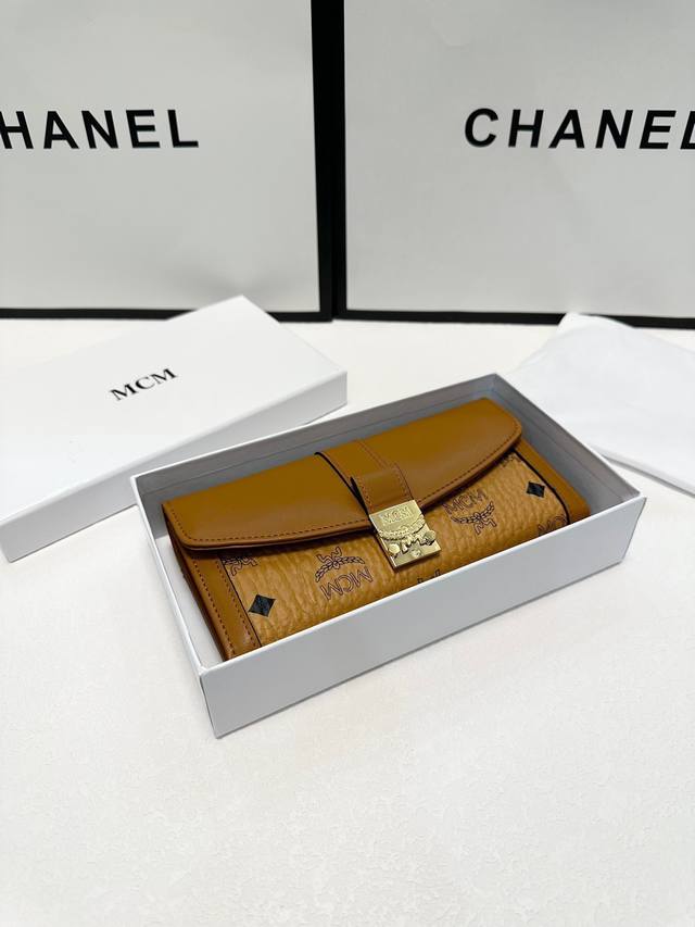 颜色 土黄尺寸 19X10Mcm专柜同步 正品复刻 顶级货专柜新款长款钱包 实物拍摄品质看的见版型正原版五金多卡位超级实用的一款 颜色 土黄尺寸 19X10Mcm专柜同步 正品复刻 顶级货专柜新款长款钱包 实物拍摄品质看的见版型正原版五金多卡位超级实用的一款