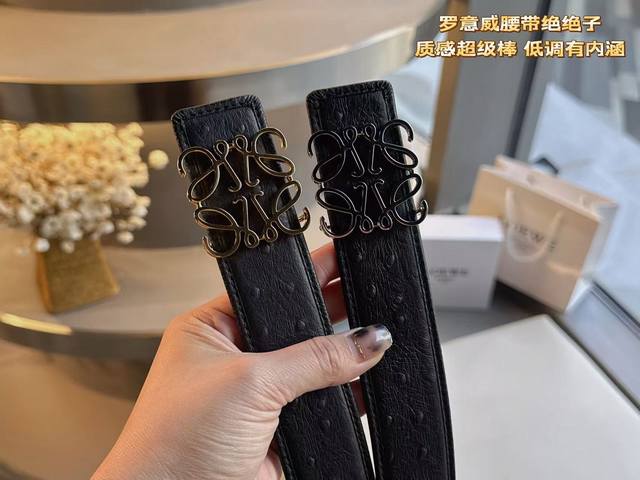 礼物爆款罗意威宽度:3.8Cm 鸵鸟纹新款原版搭配专柜新款精钢扣头。 时尚百搭,追求高端 原版的品质,品味的体现,休闲高大上! Iphone实物实拍, 上身效果 礼物爆款罗意威宽度:3.8Cm 鸵鸟纹新款原版搭配专柜新款精钢扣头。 时尚百搭,追求高端 原版的品质,品味的体现,休闲高大上! Iphone实物实拍, 上身效果