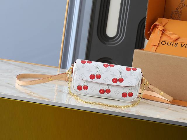 升级原版 官方最新款 对版颜色 樱桃链条包腋下包 专属贴纸 Lv M14239 M14231 M11299米白色M12778灰花 M81992 M82 老花M8 升级原版 官方最新款 对版颜色 樱桃链条包腋下包 专属贴纸 Lv M14239 M14231 M11299米白色M12778灰花 M81992 M82 老花M8