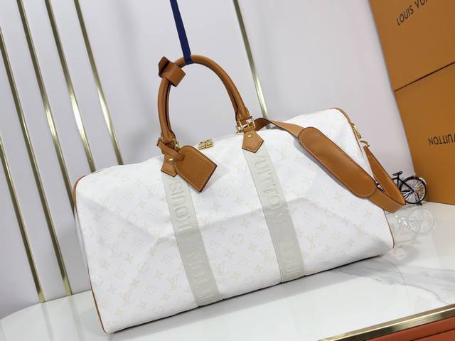 独家实拍 M14838白 本款 Keepall BandoulièRe 45 旅行袋取材 Monogram Heritage 涂层帆布,以华美格调传递游轮旅行风 独家实拍 M14838白 本款 Keepall BandoulièRe 45 旅行袋取材 Monogram Heritage 涂层帆布,以华美格调传递游轮旅行风