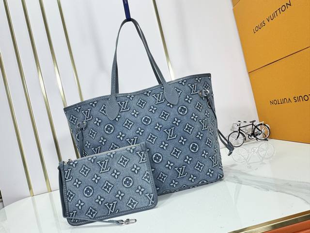 升级原版 M45685 M40995 浮雕牛仔购物袋路易威登新款 Neverfull 全新演绎经典手袋,探索袋内精致细节。重新设计的内袋采用了清新的织物内衬和灵 升级原版 M45685 M40995 浮雕牛仔购物袋路易威登新款 Neverfull 全新演绎经典手袋,探索袋内精致细节。重新设计的内袋采用了清新的织物内衬和灵