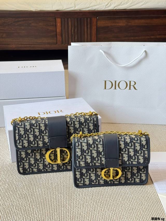 原版布 链条 真的很适合 Dior 蒙田#高级感穿搭 #笔记灵感Dior Montaigne 蒙田 自带法式复古感的老花蒙田经典款可可爱爱的小蒙田今年秋冬最受欢 原版布 链条 真的很适合 Dior 蒙田#高级感穿搭 #笔记灵感Dior Montaigne 蒙田 自带法式复古感的老花蒙田经典款可可爱爱的小蒙田今年秋冬最受欢